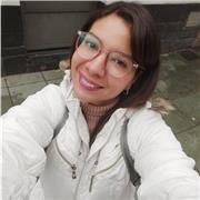 Soy una persona que tiene paciencia con los niños. Y me gusta mucho el idioma inglés.